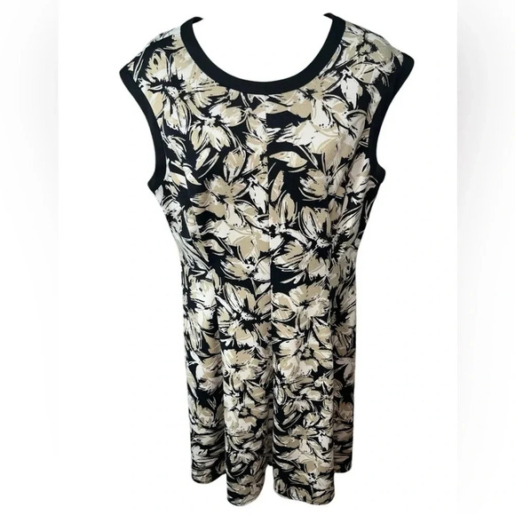 London Times | Floral Print Sleeveless Dress - Picture 1 of 4